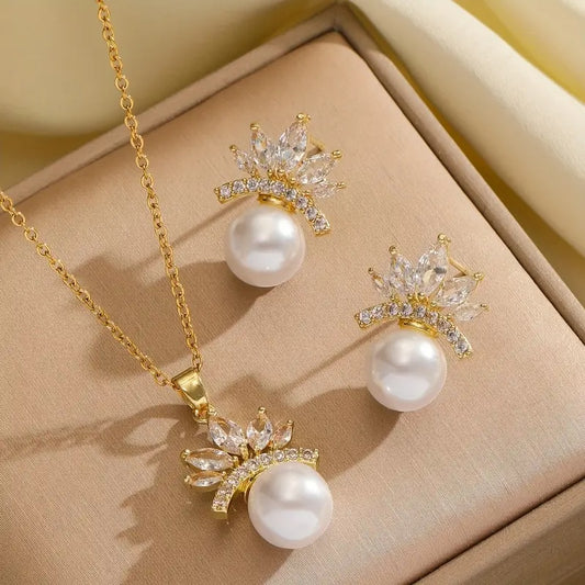 Elegant Perle Design med Glimrende Krystaller